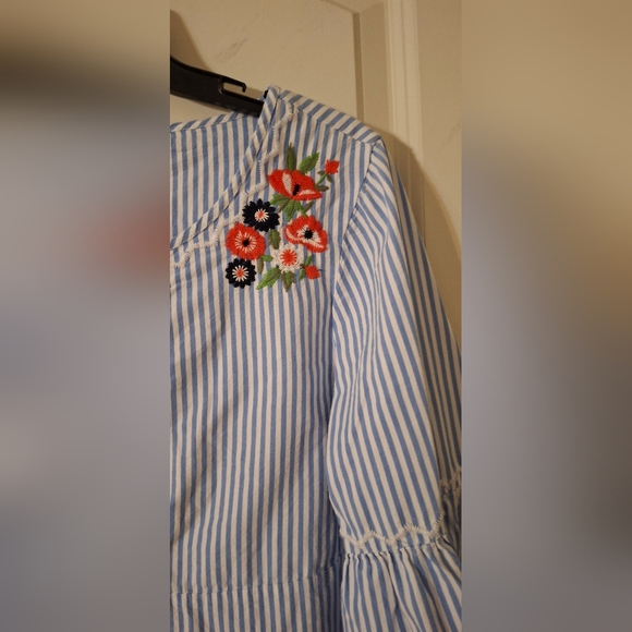 Crown & ivy medium floral embroidery lace blue and white stripe peplum top - Picture 6 of 9